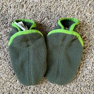 Patagonia Olive Fleece Baby Booties